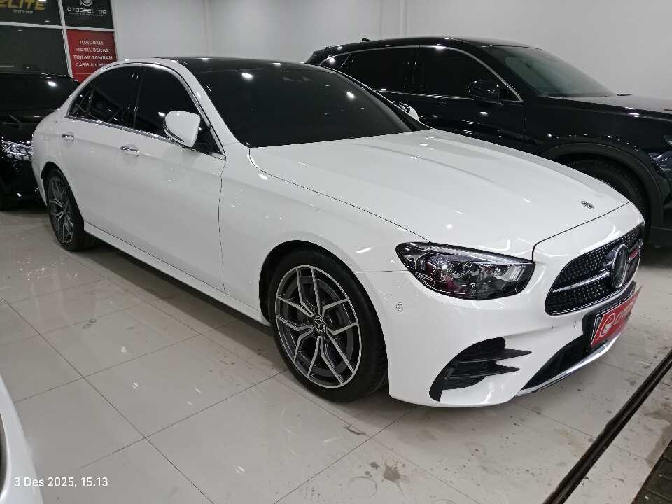 2022 Mercedes-Benz E300 2.0 - Foto 1 dari 6
