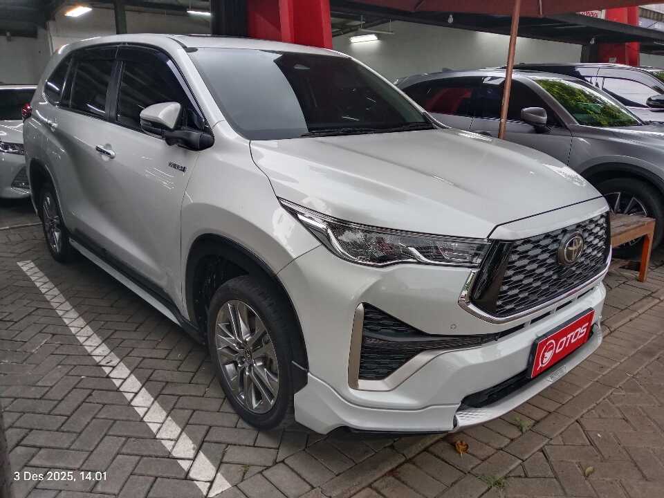 2023 Toyota Kijang Innova 2.0 Zenix Q HV CVT TSS Modellista - Foto 1 dari 6