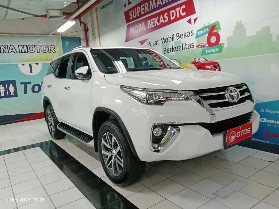 2017 Toyota Fortuner 2.4 4X2 VRZ - Foto 1 dari 6