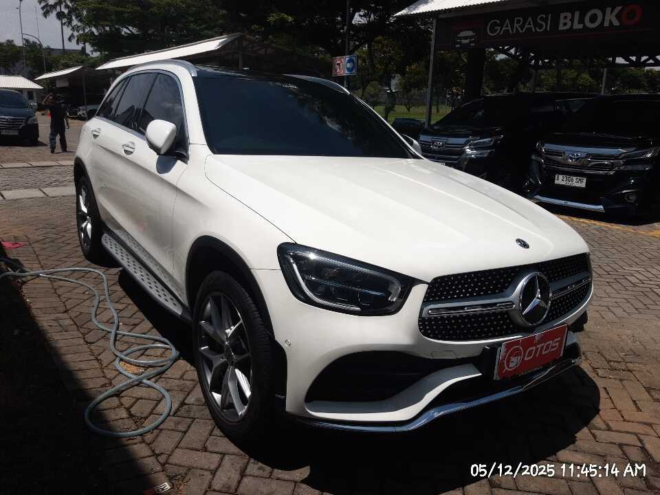 2020 Mercedes-Benz GLC200 2.0 - Foto 1 dari 6