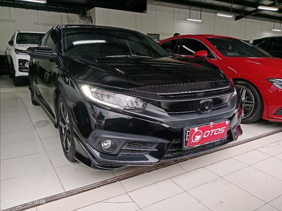 2016 Honda Civic 1.5 Turbo - Foto 1 dari 6