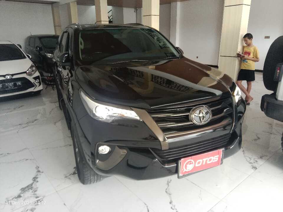 2016 Toyota Fortuner 2.4 4X2 VRZ - Foto 1 dari 6