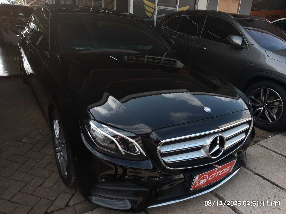2017 Mercedes-Benz E300 2.0 AMG Line - Foto 1 dari 6