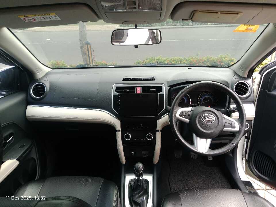 Foto Mobil Bekas Dashboard Daihatsu Terios 1.5 R tahun 2021