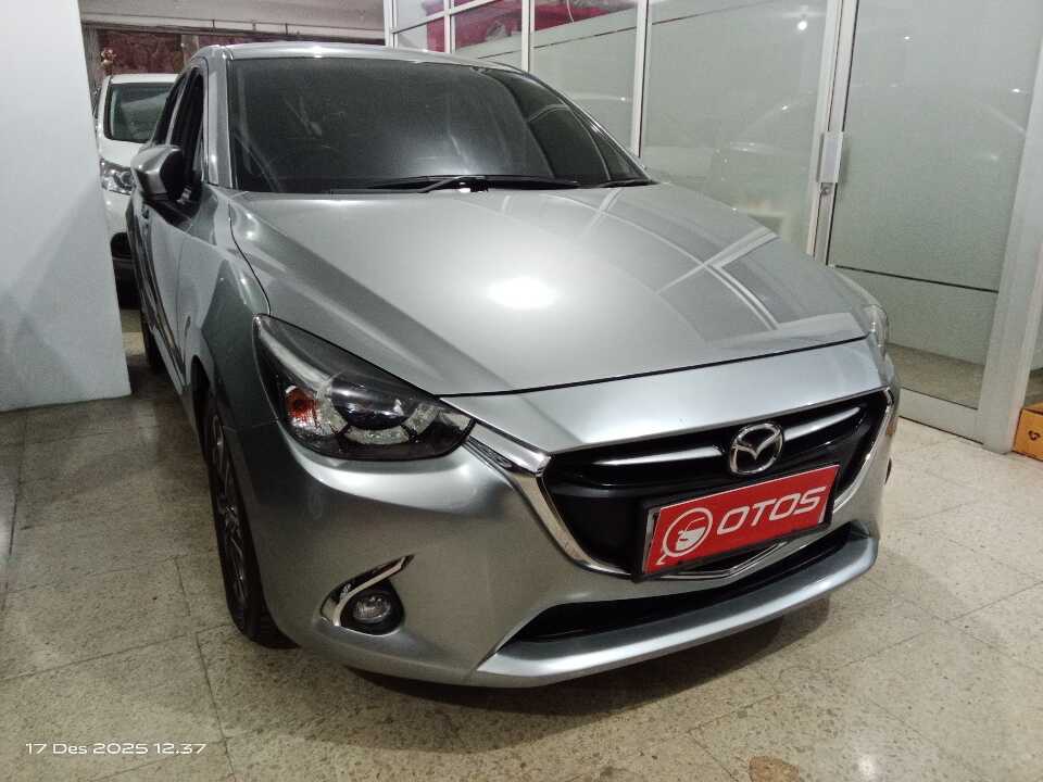 2015 Mazda 2 1.5 Skyactiv - Foto 1 dari 6