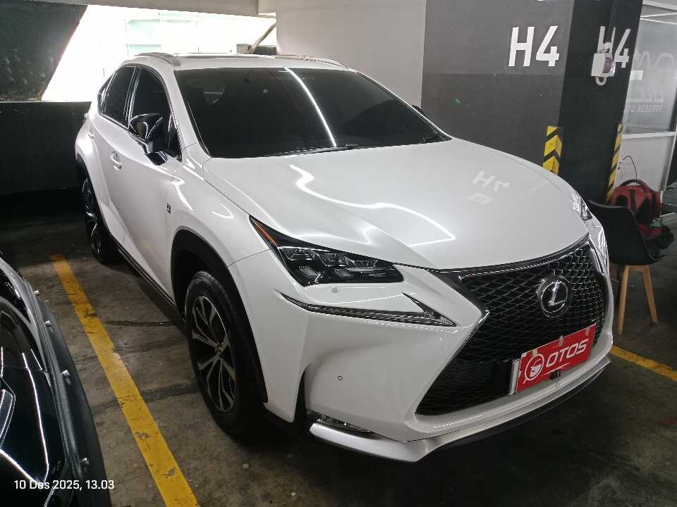2017 Lexus NX 200t 2.0 F-Sport - Foto 1 dari 6