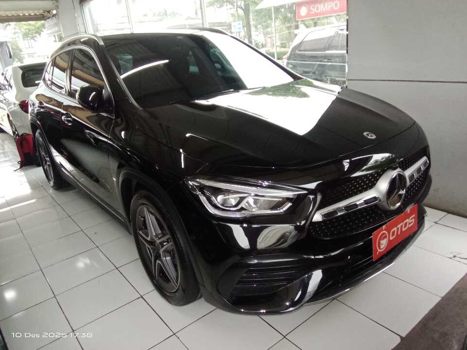 2022 Mercedes-Benz GLA200 1.3 - Foto 1 dari 6