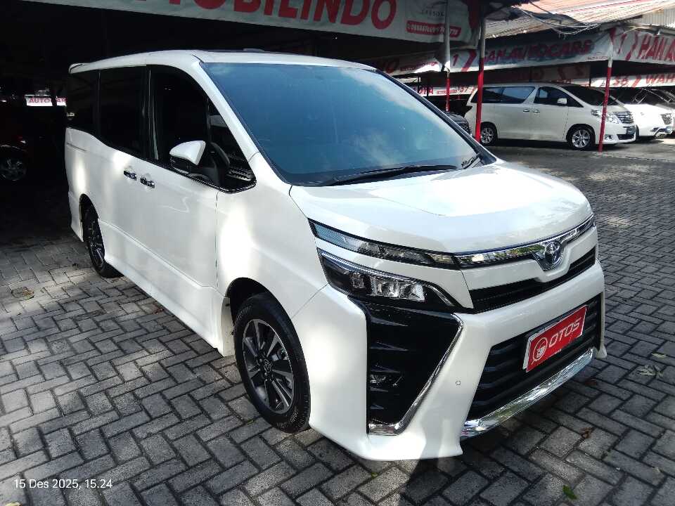 2019 Toyota Voxy 2.0 - Foto 1 dari 6
