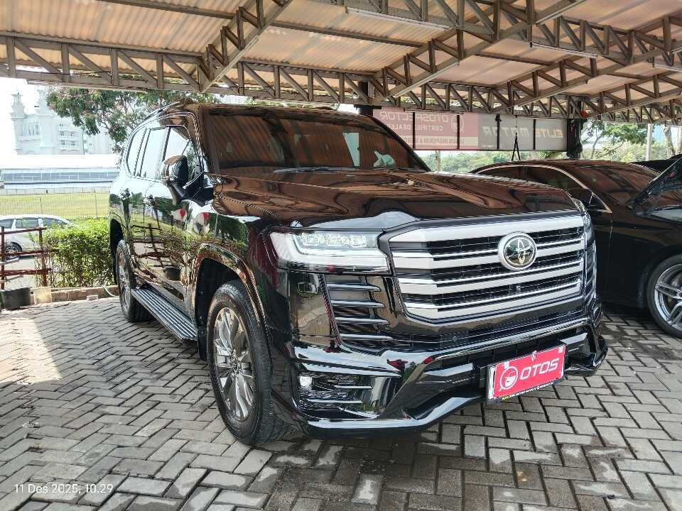 2024 Toyota Land Cruiser 3.3 300 VX-R - Foto 1 dari 6