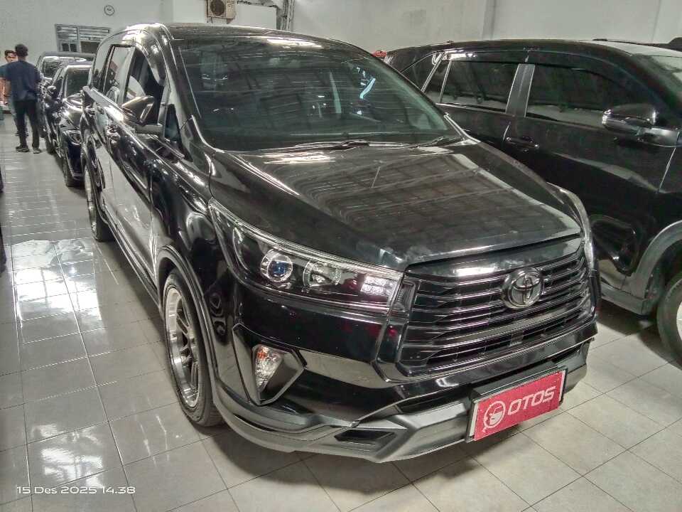 2021 Toyota Kijang Innova 2.4 Venturer - Foto 1 dari 6
