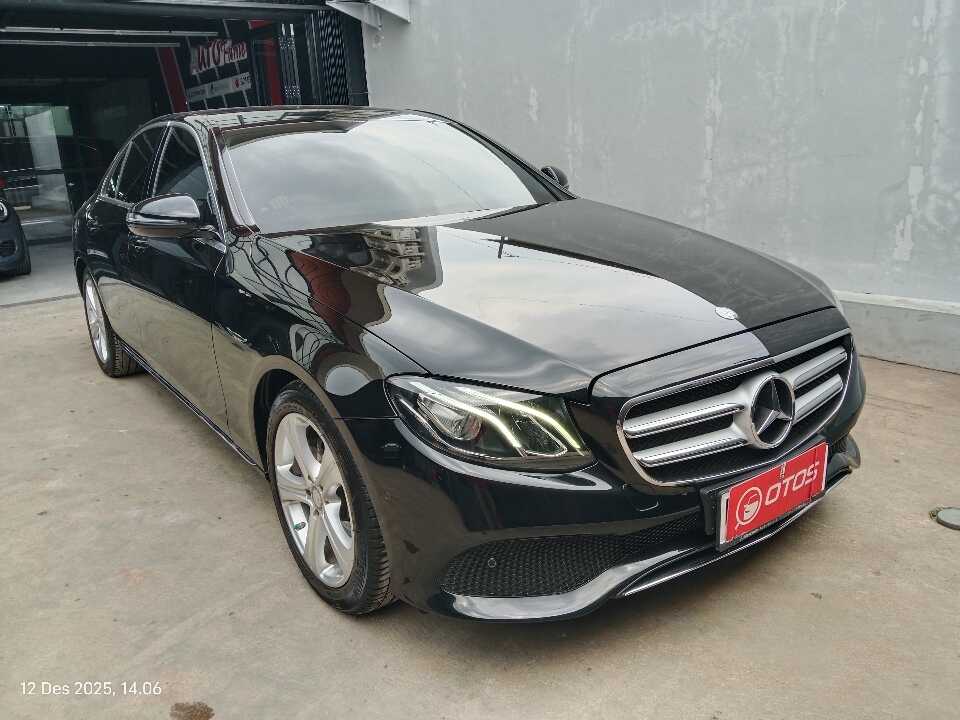 2016 Mercedes-Benz C250 2.0 - Foto 1 dari 6