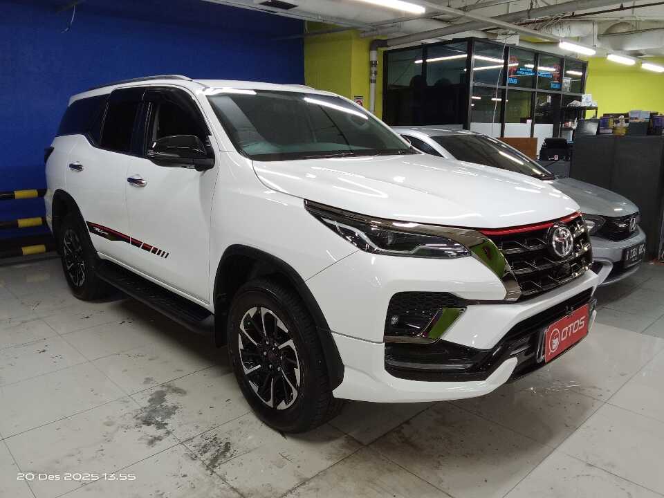 2021 Toyota Fortuner 2.4 4X2 VRZ - Foto 1 dari 6