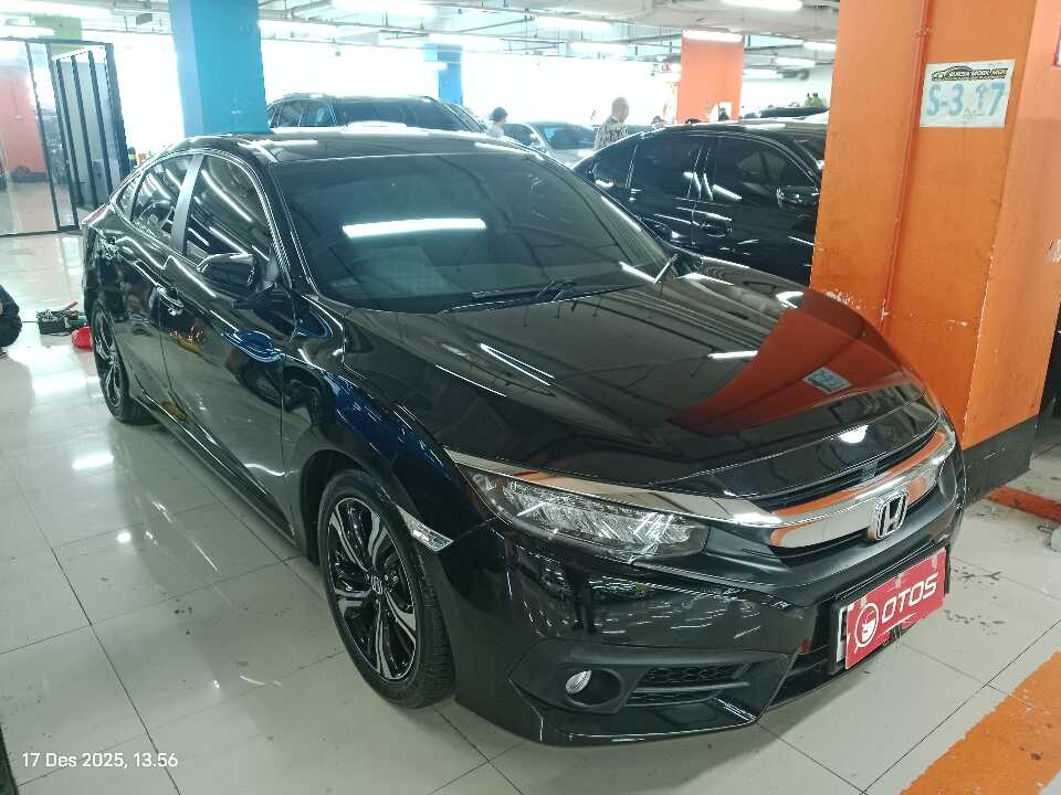 2018 Honda Civic 1.5 Turbo - Foto 1 dari 6