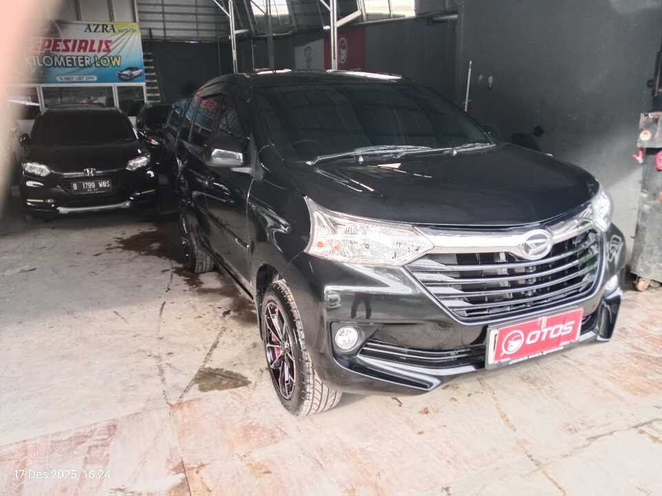 2017 Daihatsu Xenia 1.3 R - Foto 1 dari 9