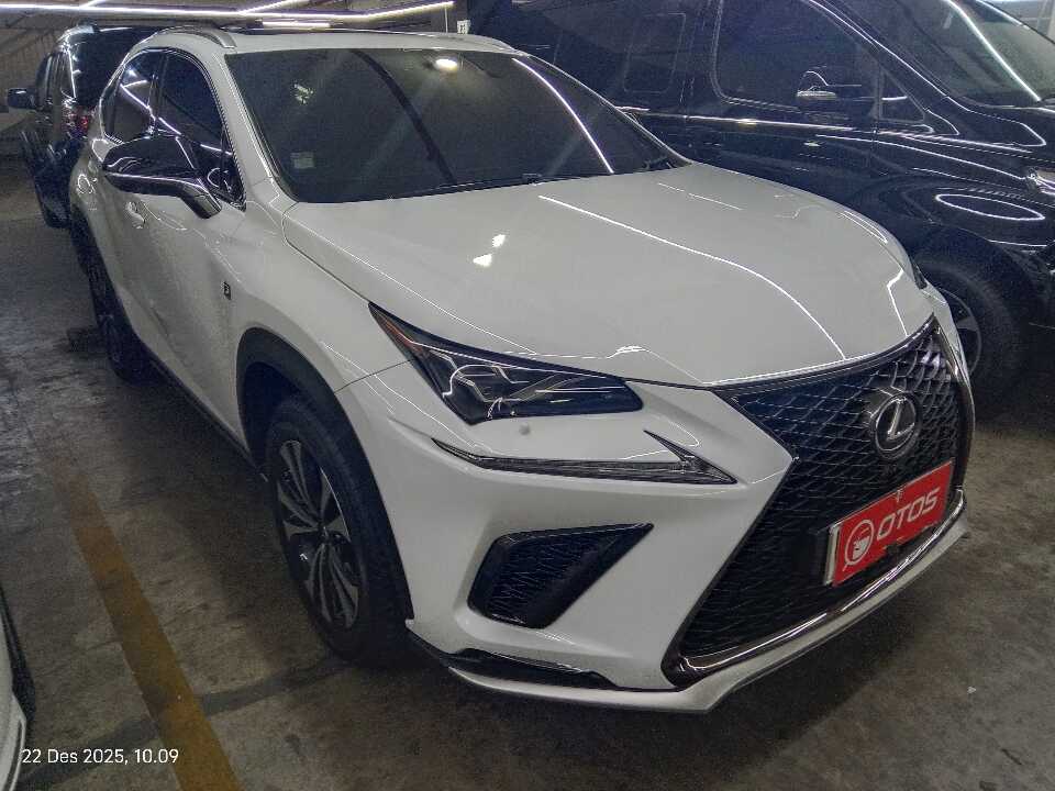 2019 Lexus NX 300 2.0 F-Sport - Foto 1 dari 6