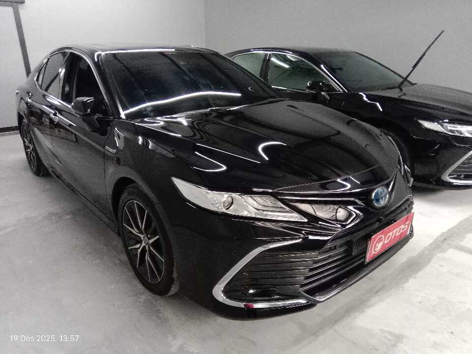 2021 Toyota Camry Hybrid 2.5 HV - Foto 1 dari 6
