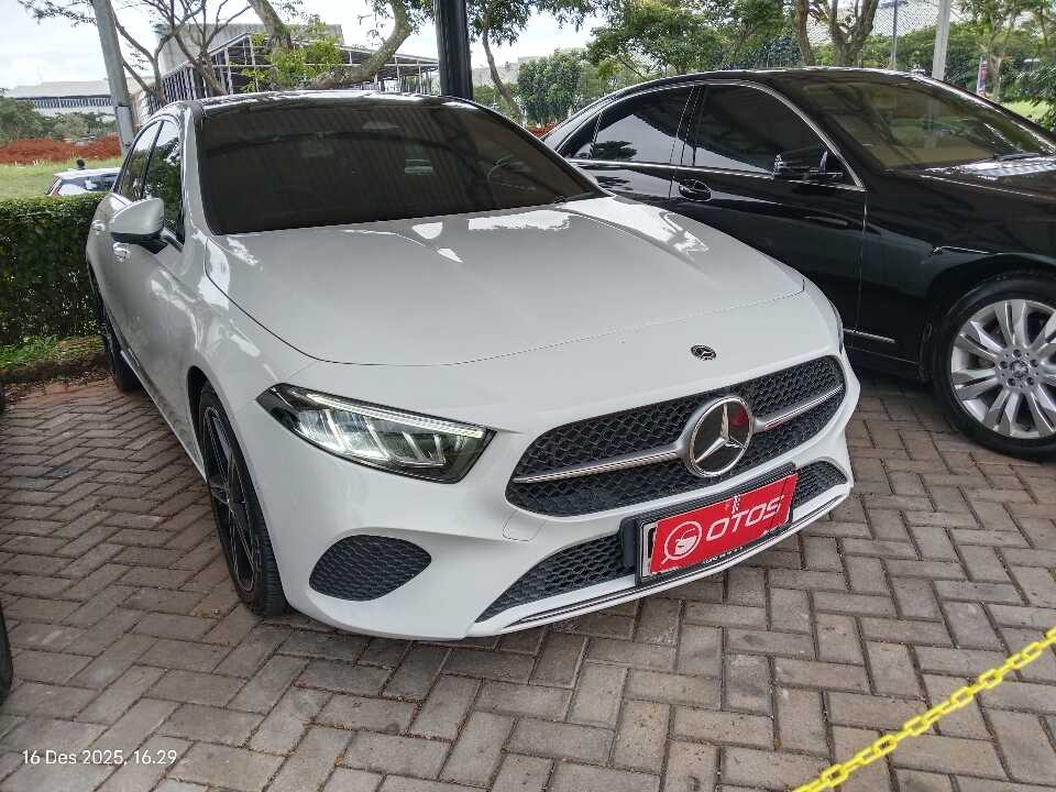 2023 Mercedes-Benz A200 1.3 - Foto 1 dari 6