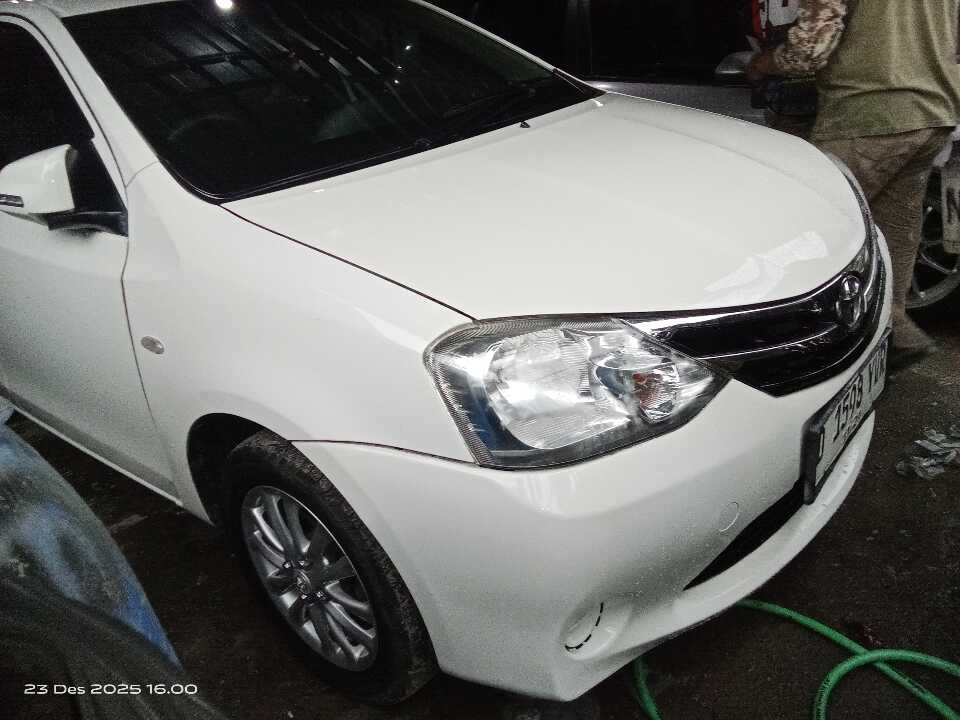 2015 Toyota Etios 1.2 E - Foto 1 dari 6