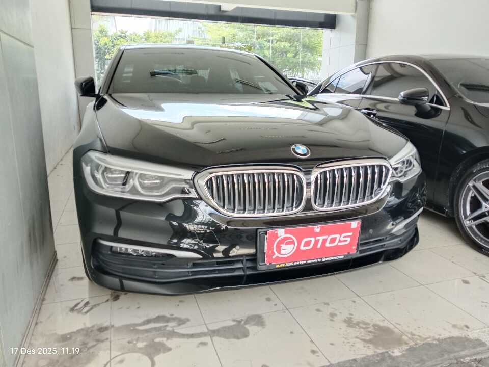 2020 BMW 520i 2.0 Luxury - Foto 1 dari 6