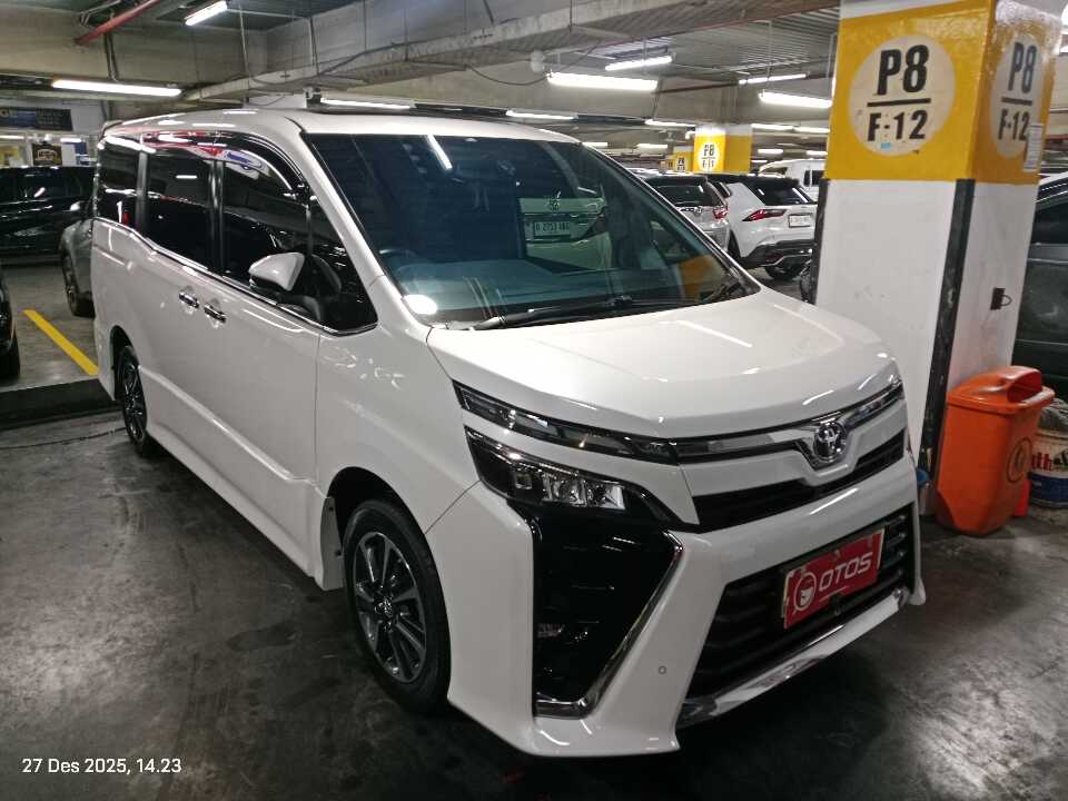 2018 Toyota Voxy 2.0 - Foto 1 dari 6