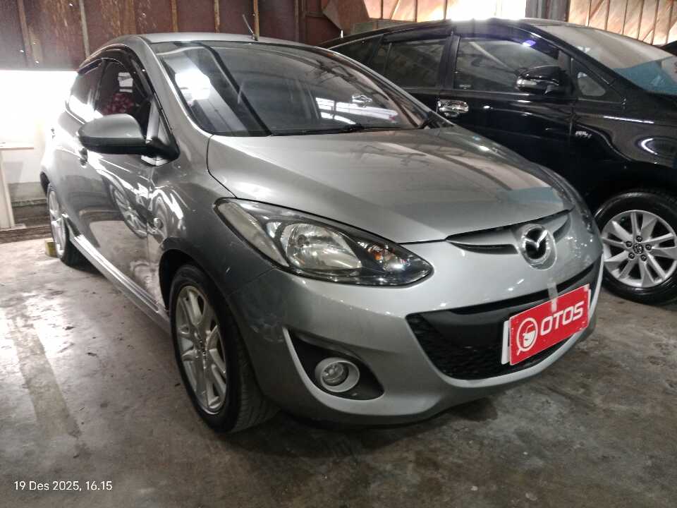 2012 Mazda 2 1.5 - Foto 1 dari 6
