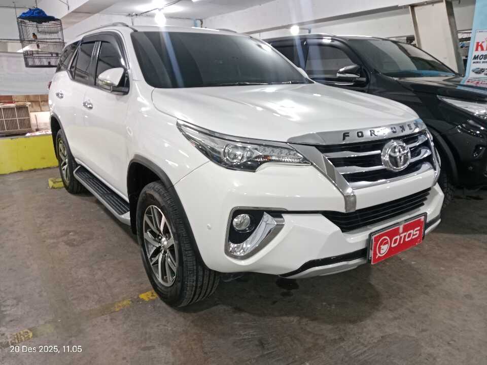 2019 Toyota Fortuner 2.4 4X2 VRZ - Foto 1 dari 6