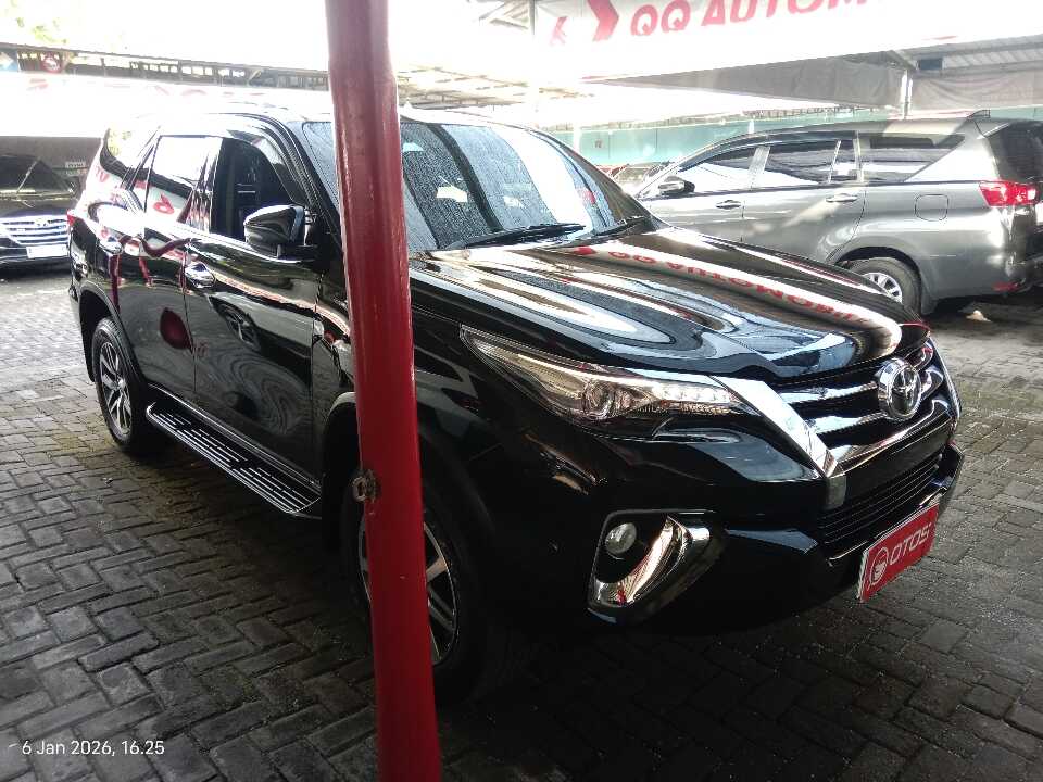 2018 Toyota Fortuner 2.4 4X2 VRZ - Foto 1 dari 6