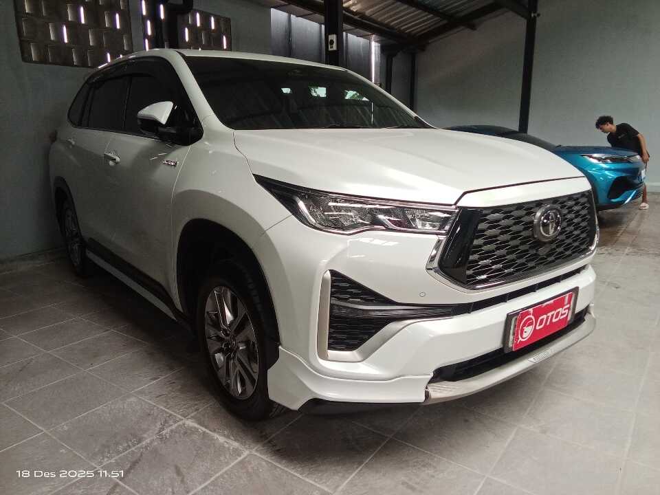 2024 Toyota Kijang Innova 2.0 Zenix Q HV CVT TSS - Foto 1 dari 6
