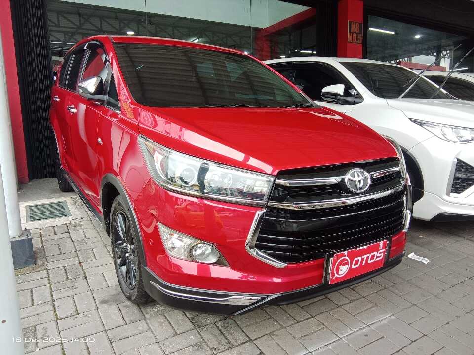 2017 Toyota Kijang Innova 2.0 Venturer - Foto 1 dari 6