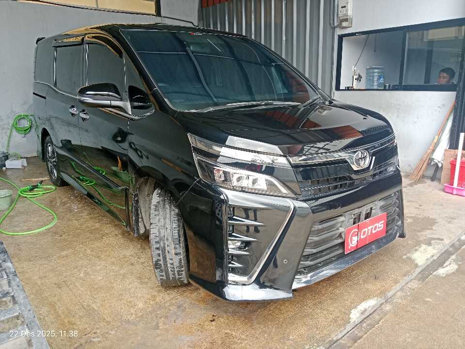 2021 Toyota Voxy 2.0 - Foto 1 dari 6