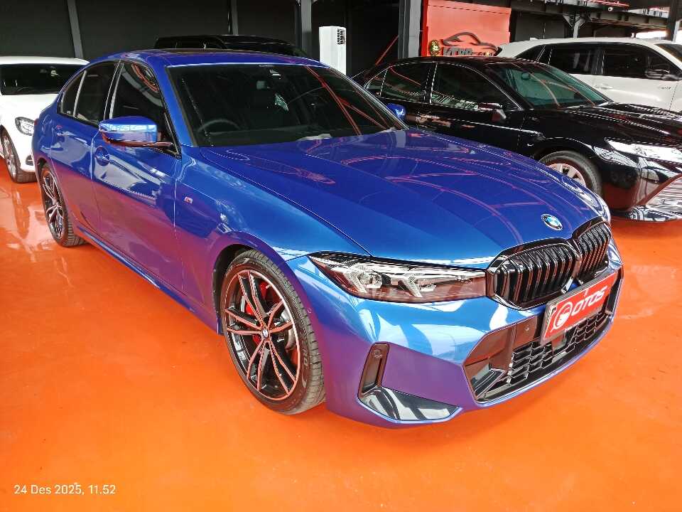 2024 BMW 330i 2.0 - Foto 1 dari 6