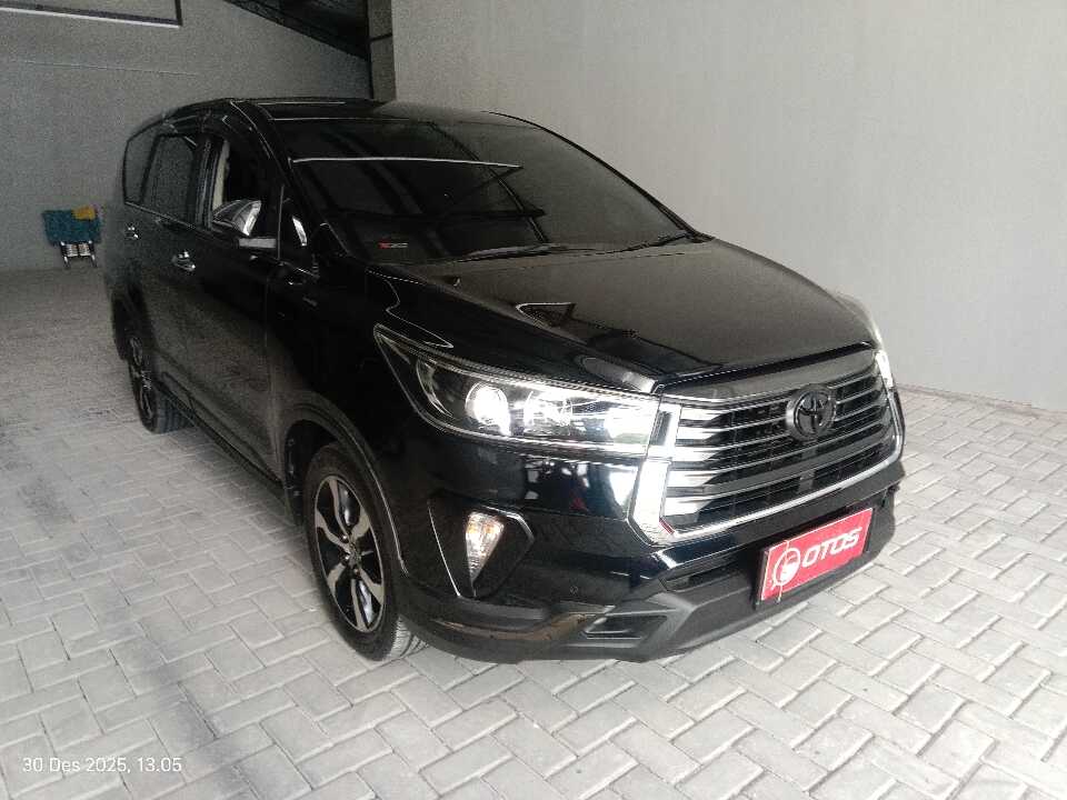 2022 Toyota Kijang Innova 2.4 Venturer - Foto 1 dari 6