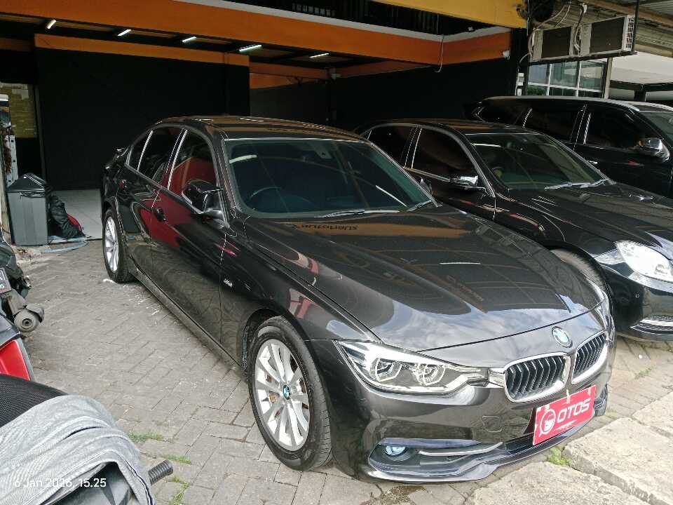 2016 BMW 320i 2.0 - Foto 1 dari 6