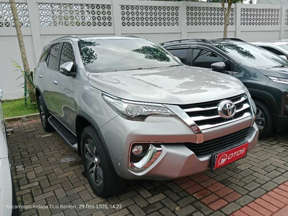 2017 Toyota Fortuner 2.4 4X2 VRZ - Foto 1 dari 6