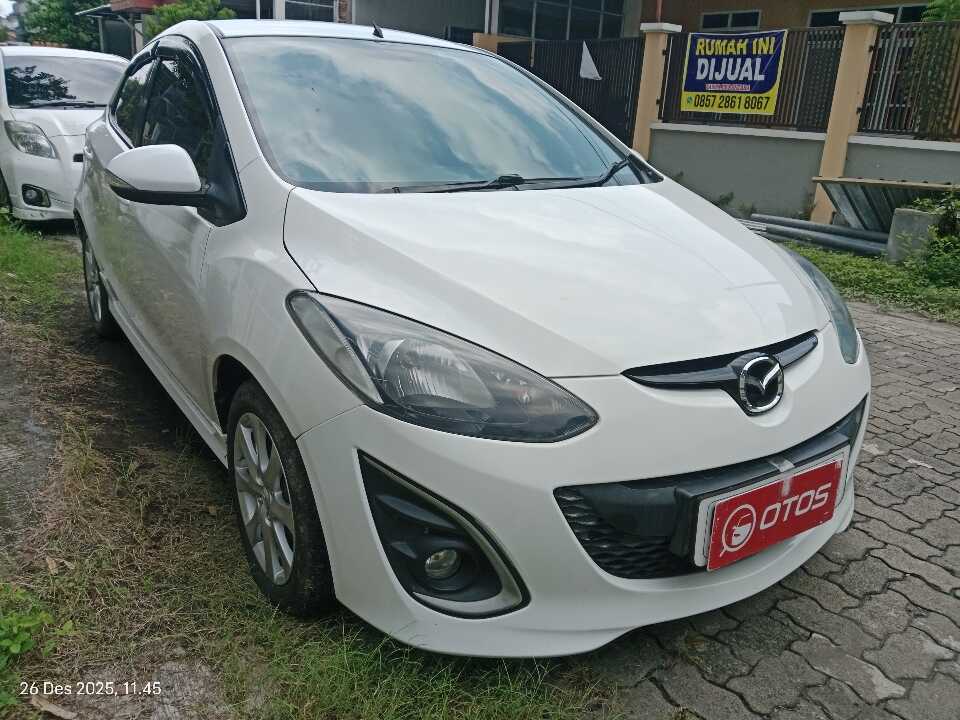 2014 Mazda 2 1.5 - Foto 1 dari 6