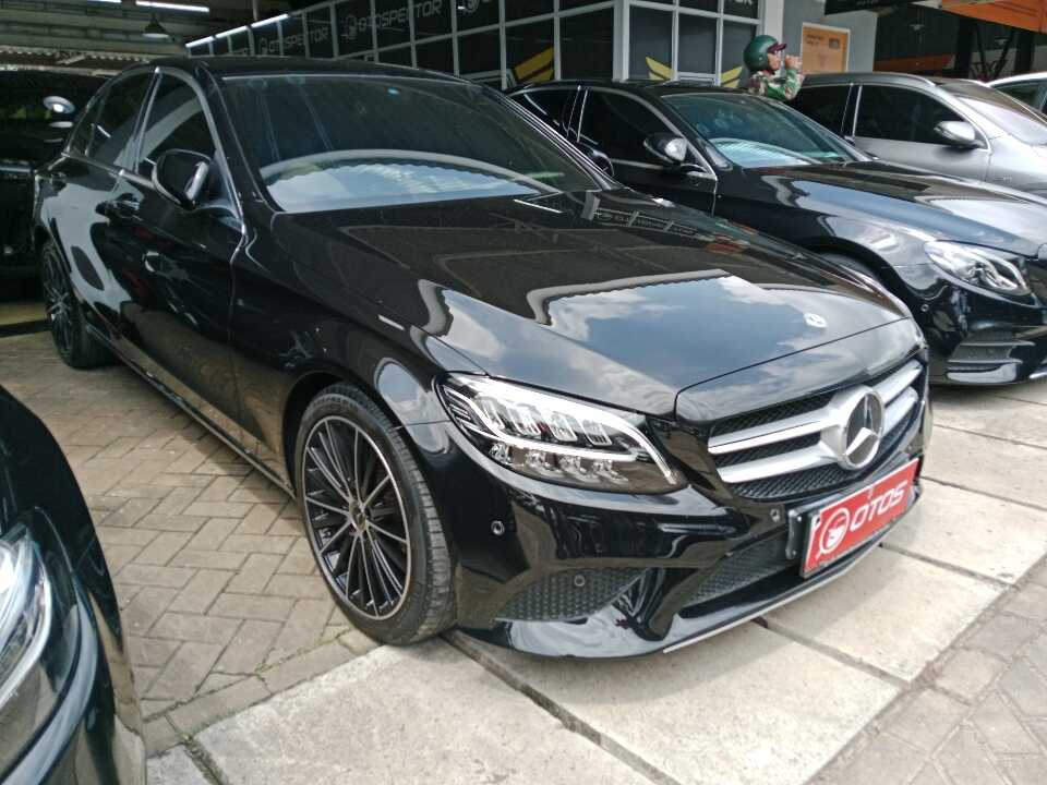 2019 Mercedes-Benz C200 1.5 - Foto 1 dari 6