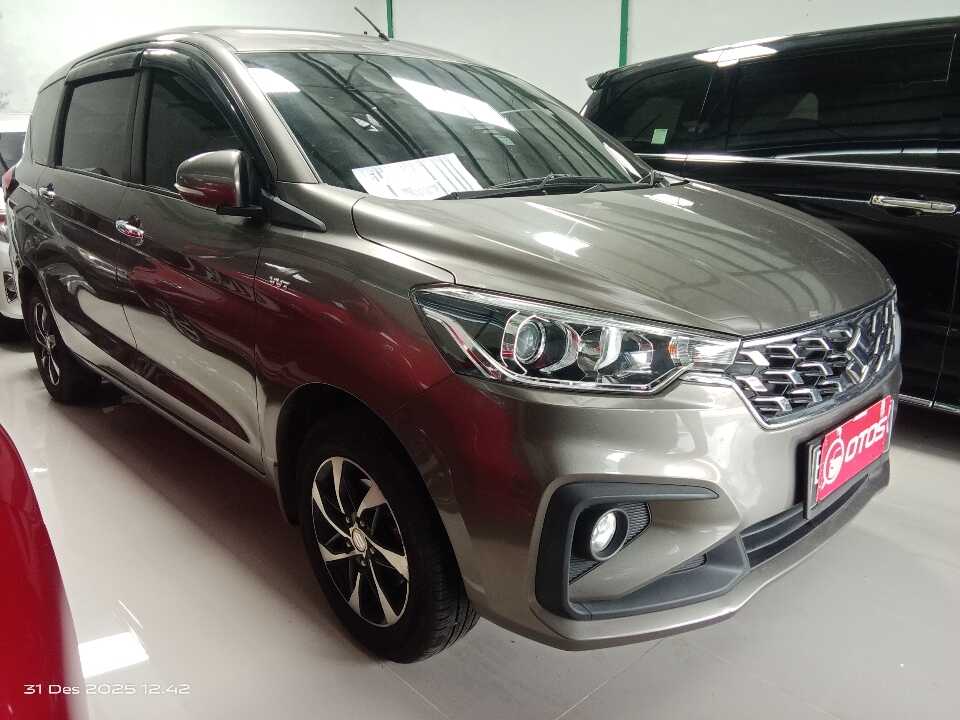 2022 Suzuki Ertiga 1.5 GX - Foto 1 dari 6