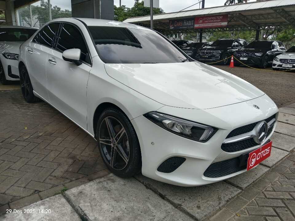 2022 Mercedes-Benz A200 1.3 Progressive Line - Foto 1 dari 6
