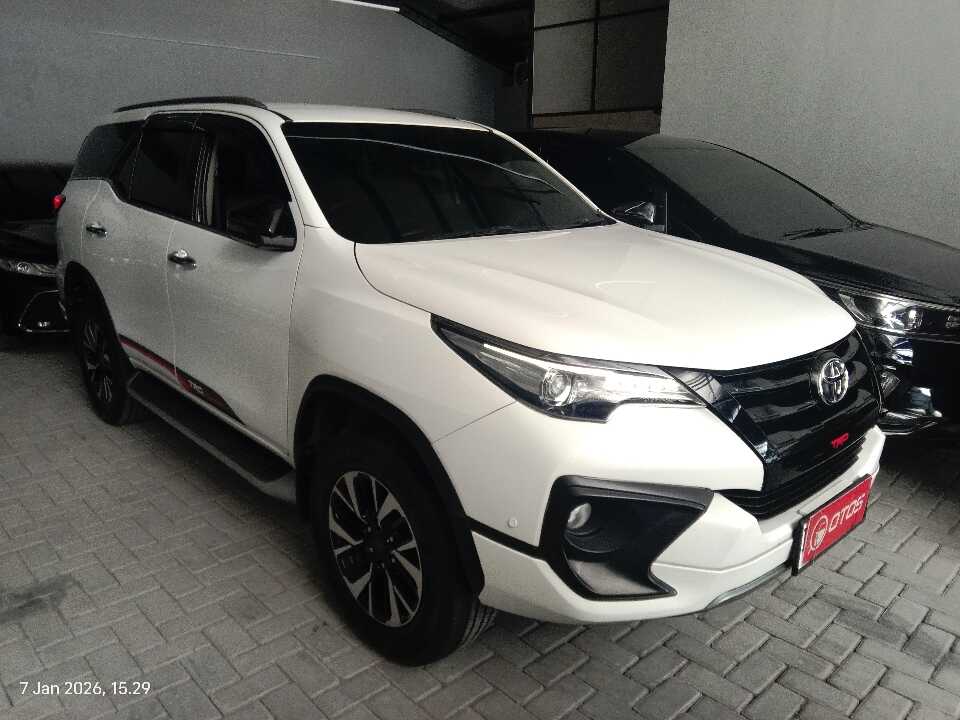 2018 Toyota Fortuner 2.4 4X2 VRZ - Foto 1 dari 6
