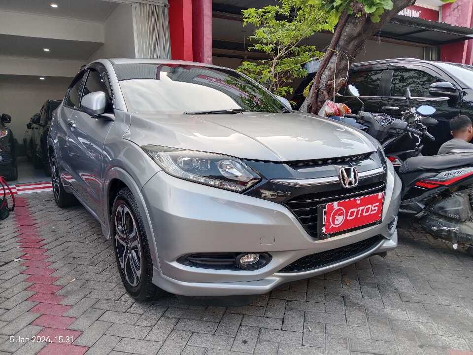 2017 Honda HR-V 1.8 RS - Foto 1 dari 6