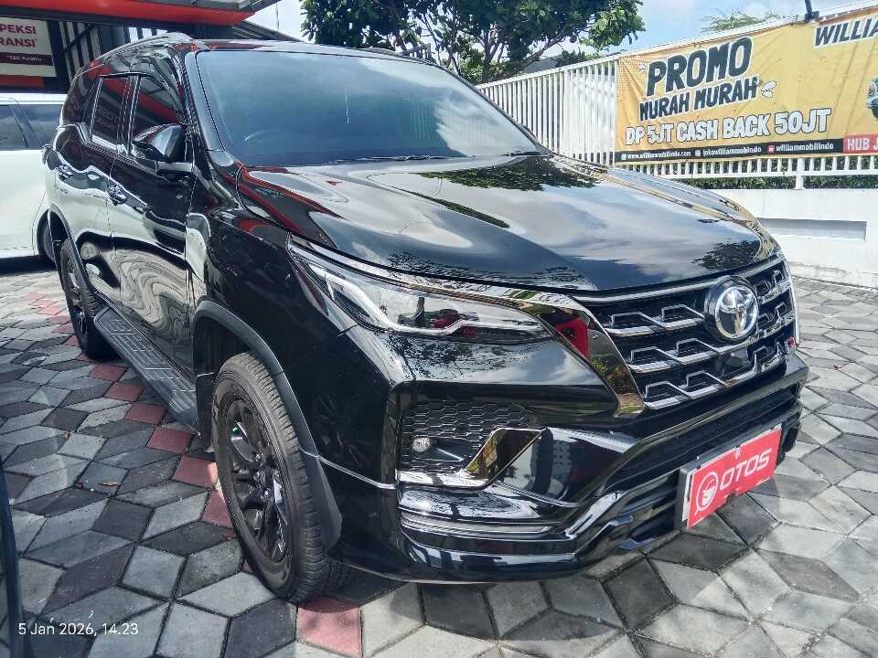 2023 Toyota Fortuner 2.8 4X2 VRZ - Foto 1 dari 6