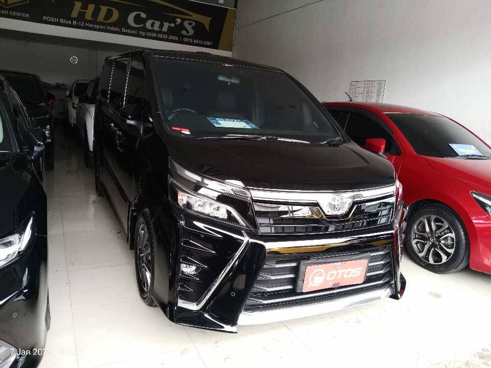 2020 Toyota Voxy 2.0 - Foto 1 dari 6