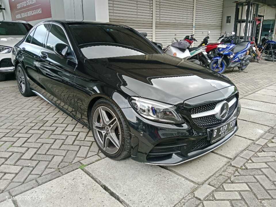 2019 Mercedes-Benz C300 2.0 AMG - Foto 1 dari 6
