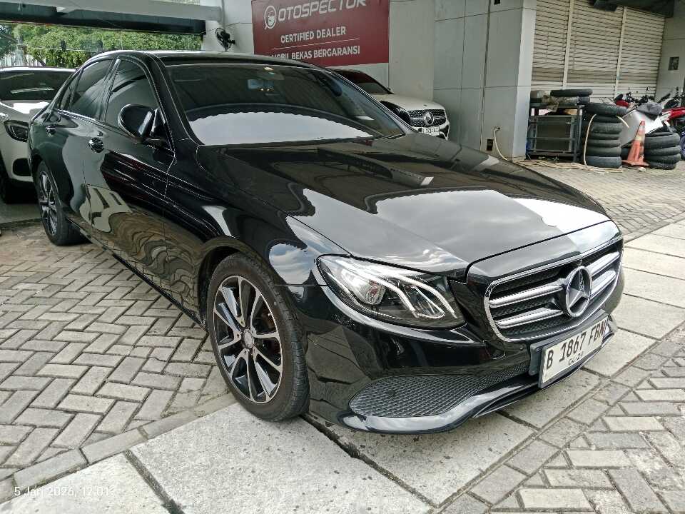 2016 Mercedes-Benz E300 2.0 - Foto 1 dari 6