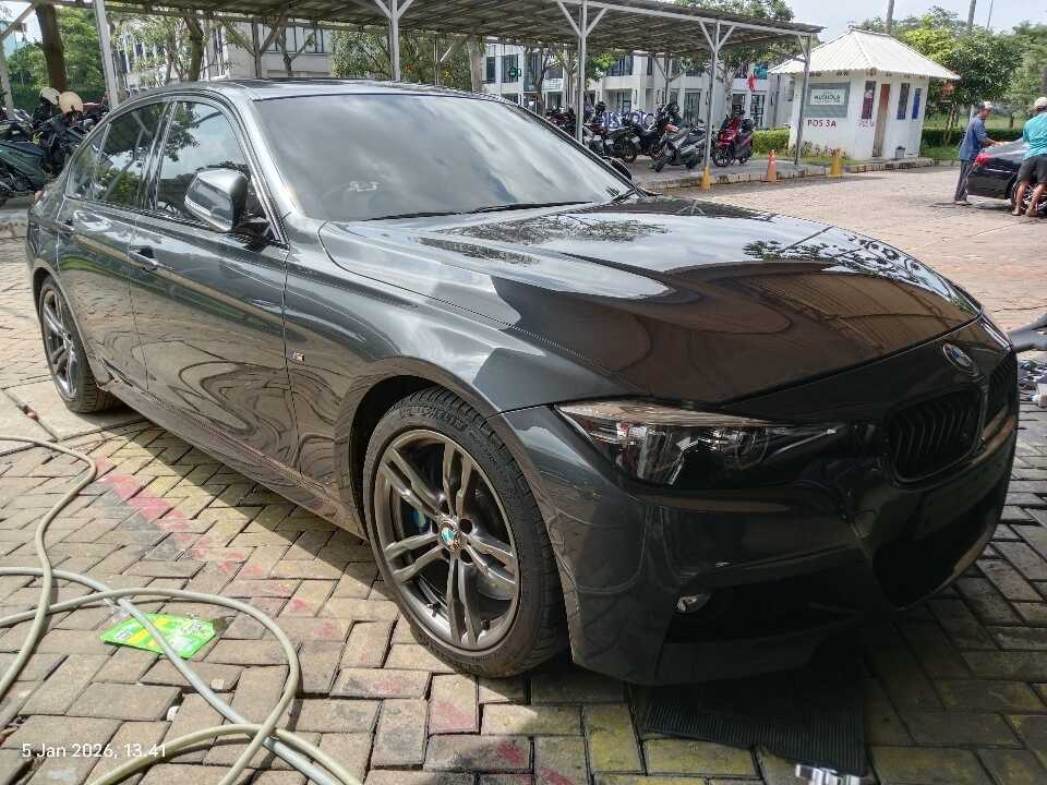 2019 BMW 330i 2.0 M Sport - Foto 1 dari 6