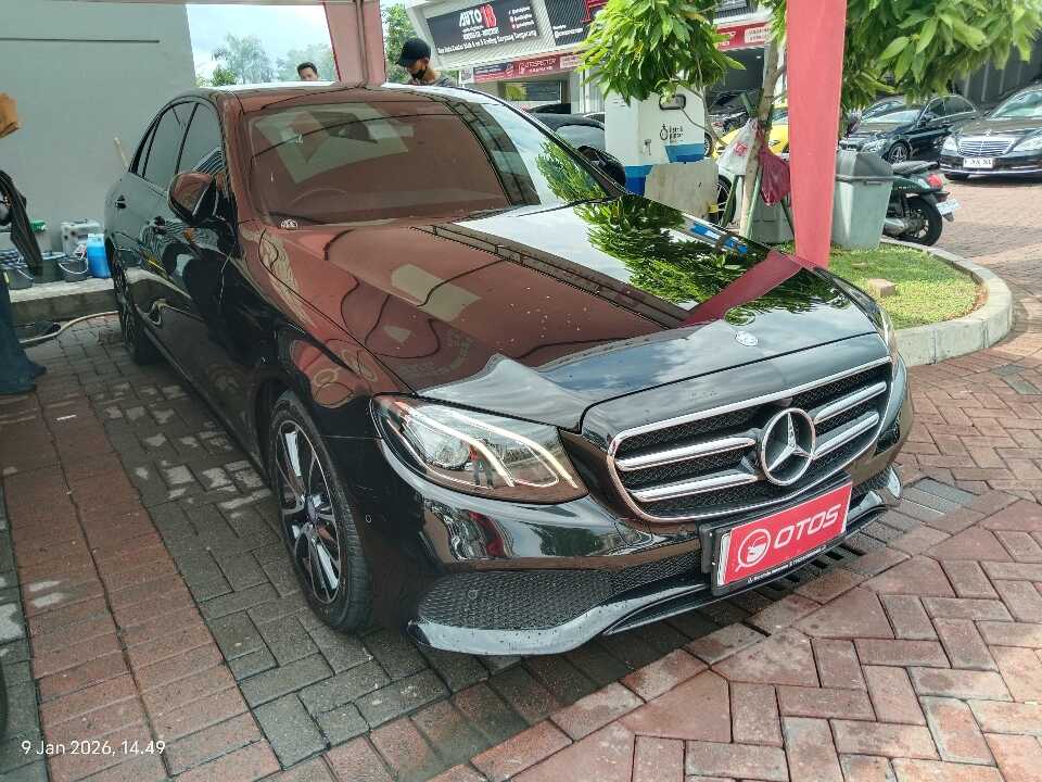 2016 Mercedes-Benz E300 2.0 - Foto 1 dari 6