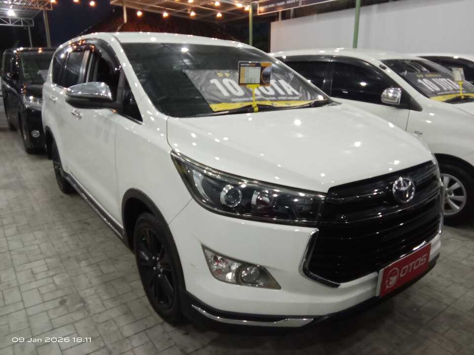 2018 Toyota Kijang Innova 2.4 Venturer - Foto 1 dari 6
