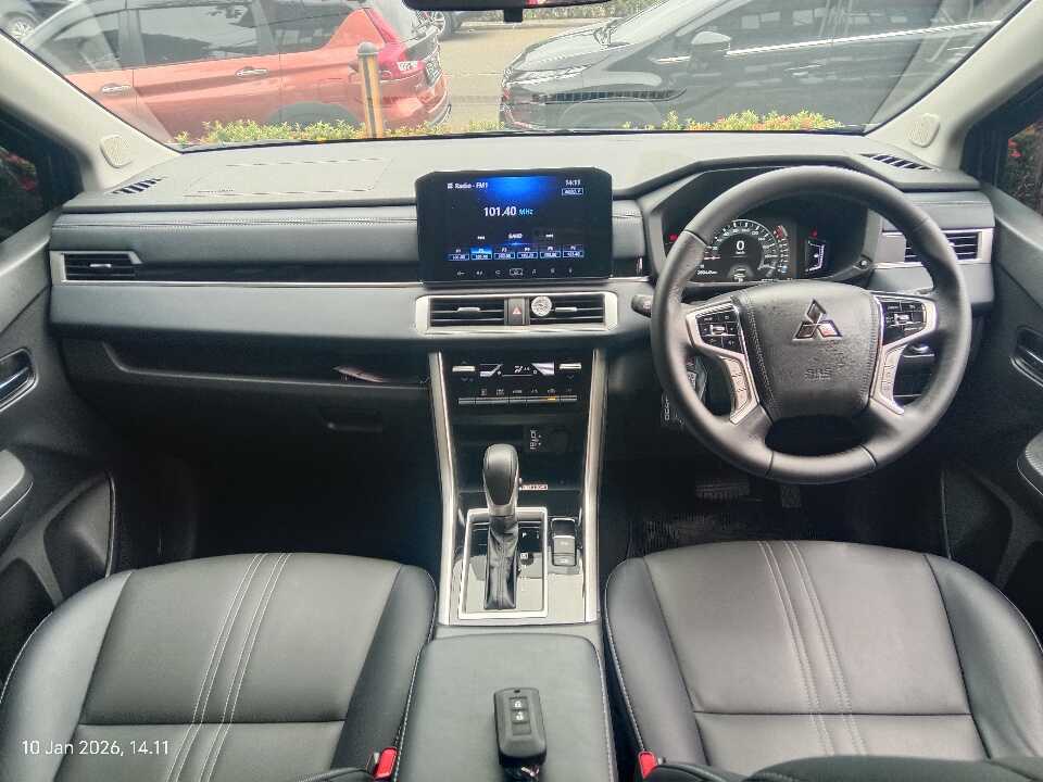 Foto Mobil Bekas Dashboard Mitsubishi Xpander 1.5 Cross tahun 2024