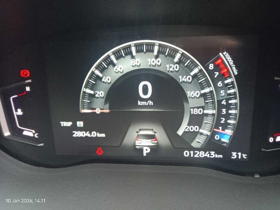 Foto Mobil Bekas Odometer Mitsubishi Xpander 1.5 Cross tahun 2024