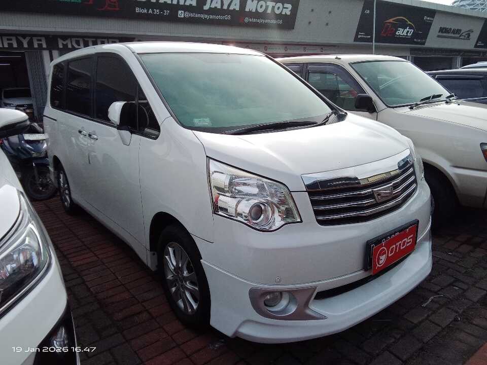 2016 Toyota NAV1 2.0 V - Foto 1 dari 6